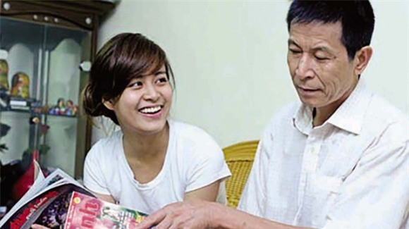 chuyện làng sao,sao Việt,Hoàng Thùy Linh,bố Hoàng Thùy Linh
