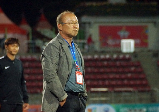 HLV Park Hang-seo tiep tuc tri hoan ngay sang Viet Nam hinh anh 1