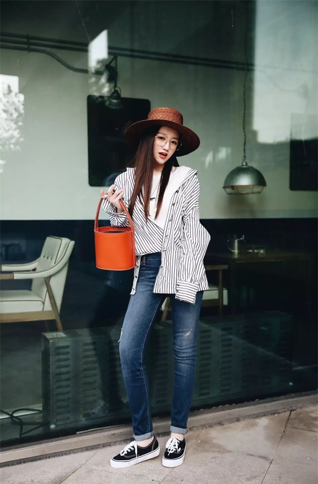Sang thu, chưa cần diện áo khoác thì học ngay sao Hoa biến tấu sơmi thành đủ kiểu diện layer cực hay ho này - Ảnh 9.