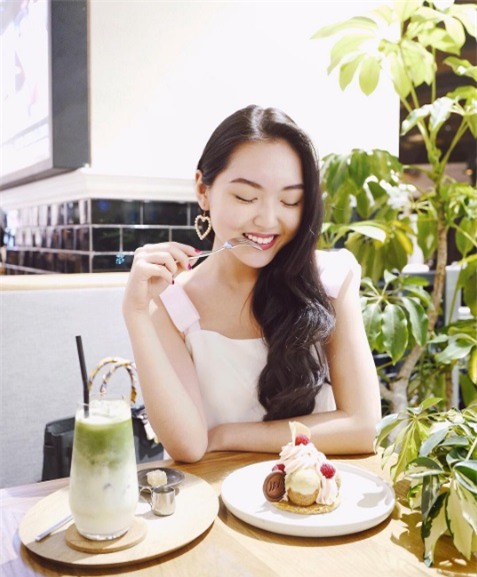 Cuộc sống sang chảnh của Chloe Nguyễn, nàng beauty blogger xinh xắn như búp bê - Ảnh 2.