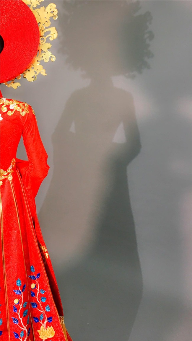 Cận cảnh quốc phục nặng tới 30kg của Huyền My tại Miss Grand International 2017-1