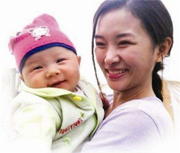 Cuộc đời đầy bão giông của vũ công xinh đẹp: Mất con, mất cả đôi chân rồi còn bị chồng bỏ rơi-2