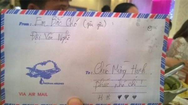 cuoi te ghe voi nhung phong bi mung cuoi ba dao "chong mat len xem hanh phuc duoc bao lau" - 12