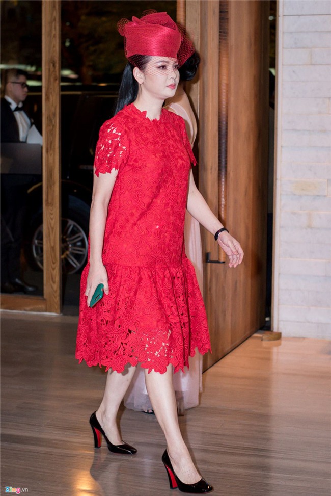 sao mac xau tuan: dai my nhan thap nien 90 bi che vi "noi" tai dam cuoi thu thao - 1