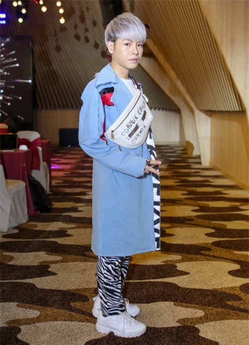 sao mac xau tuan: dai my nhan thap nien 90 bi che vi "noi" tai dam cuoi thu thao - 12