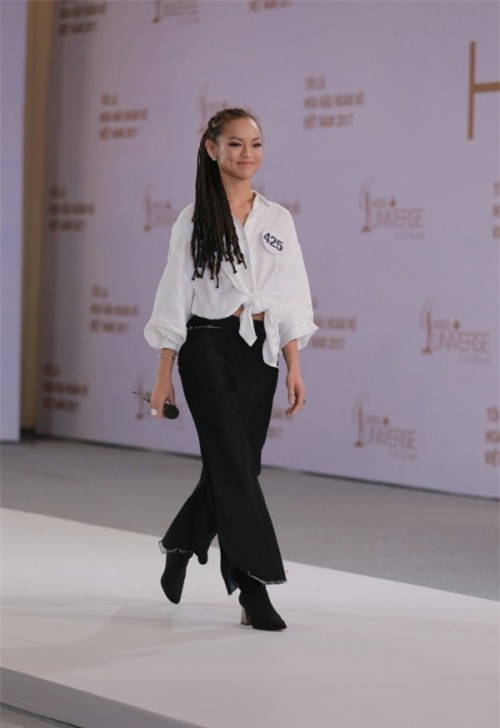 sao mac xau tuan: dai my nhan thap nien 90 bi che vi "noi" tai dam cuoi thu thao - 3