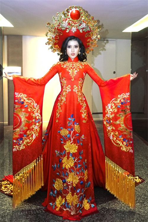 Ngắm trang phục truyền thống nặng hơn 30kg mà Huyền My sẽ mặc tại Miss Grand International 2017 - Ảnh 1.