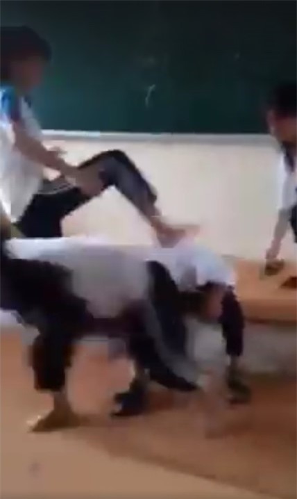 nữ sinh đánh nhau, nữ sinh, bạo lực học đường