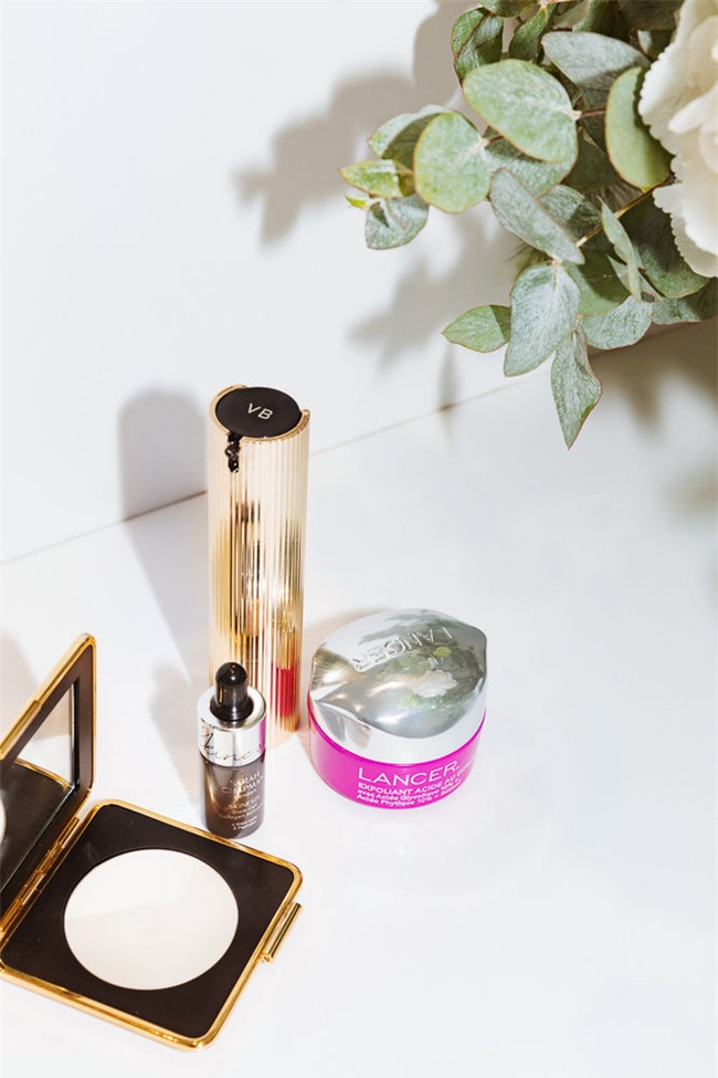 Victoria Beckham bật mí loạt sản phẩm làm đẹp giúp cô luôn đẹp rạng rỡ - Ảnh 6.