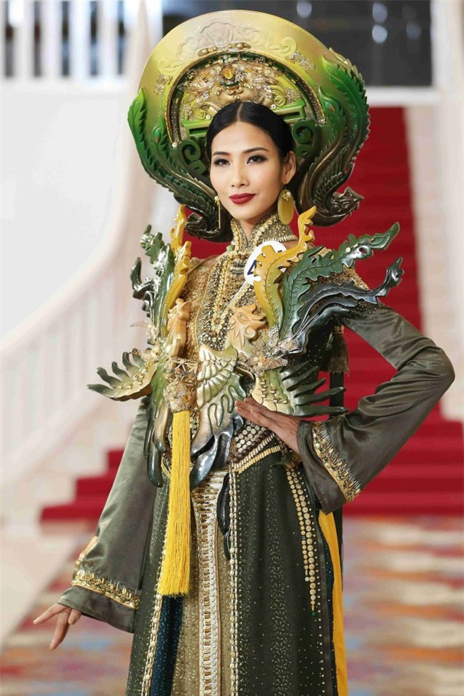 Từ bập bẹ đánh vần, Hoàng Thùy giờ đây nói tiếng Anh khiến nhiều người khâm phục-5