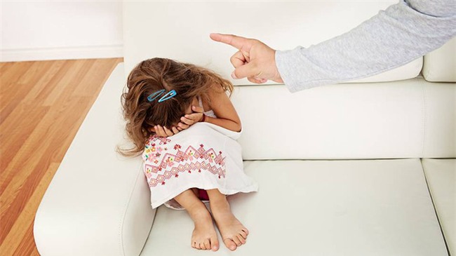 Bác sĩ tâm lý chỉ ra 8 việc bố mẹ cần làm để hạn chế quát mắng con - Ảnh 3.