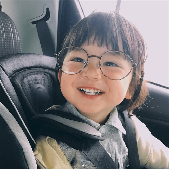 Em bé Nhật instagram đang trở thành một hiện tượng trên mạng xã hội. Hãy xem bức hình để không bỏ lỡ cơ hội được ngắm nhìn một trong những em bé Nhật xinh đẹp nhất!