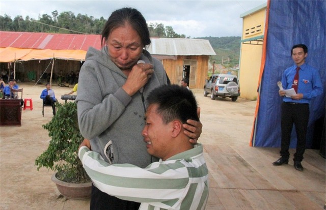 “nghich tu” do thuoc doc muu sat me va cuoc doan tu dam nuoc mat hinh anh 1