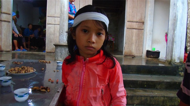 Người phụ nữ bị lũ cuốn trôi khi đưa cháu đi học: Nạn nhân về nước mới 4 ngày, con trai vừa 6 tháng tuổi - Ảnh 2.