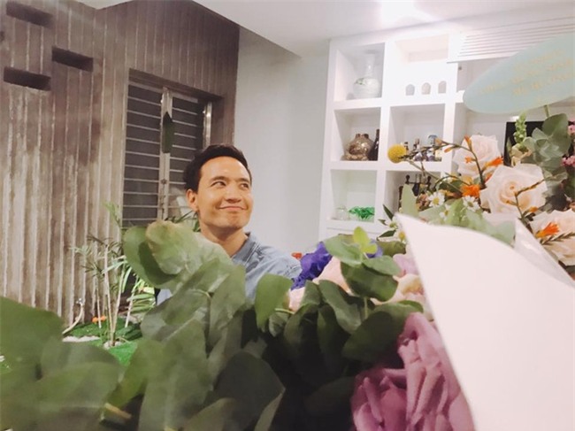 Kim Lý vui vẻ đi dự sinh nhật mẹ Hồ Ngọc Hà sau tin đồn chia tay - Ảnh 4.