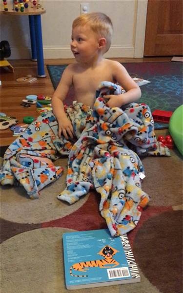 Chiếc chăn lông này đã được cả cộng đồng mạng truy tìm bởi một nguyên nhân vô cùng đặc biệt - Ảnh 2.