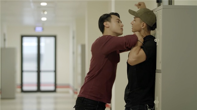 Glee: Hữu Vi và Rocker Nguyễn từ bạn thành thù chỉ vì Angela Phương Trinh-4