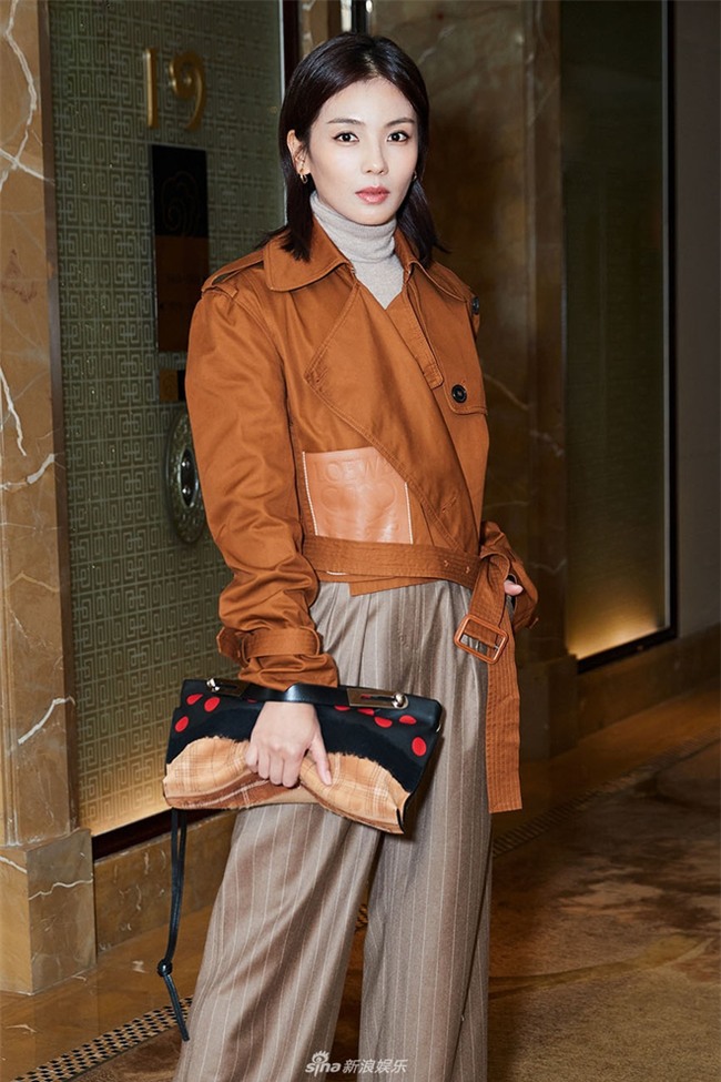 Cứ sang thu là 5 mẫu áo khoác quen thuộc này lại được loạt người đẹp Hoa ngữ lăng xê nhiệt tình - Ảnh 13.