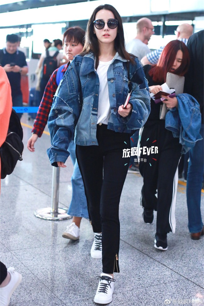 Cứ sang thu là 5 mẫu áo khoác quen thuộc này lại được loạt người đẹp Hoa ngữ lăng xê nhiệt tình - Ảnh 9.