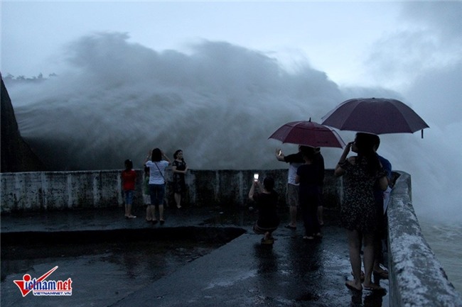 mưa lũ, lũ lụt, ngập lụt, Hòa Bình, thủy điện Hòa Bình