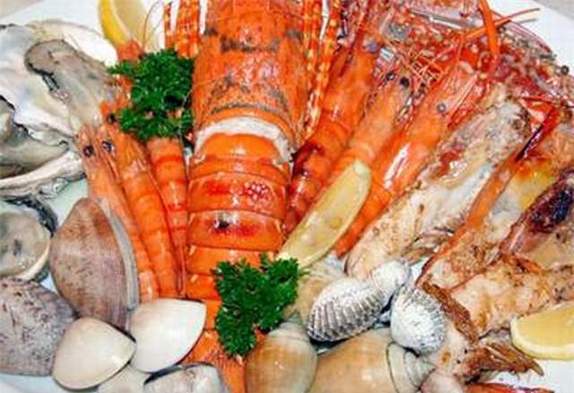 Khổ sở vì căn bệnh gây xấu xí, ngứa ngáy không dứt - Ảnh 2.