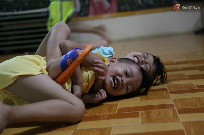 Sư cô bị tố bỏ đói trẻ mồ côi, để các bé nằm ngủ trên nền nhà dơ bẩn: Ở Tịnh xá đầy đủ nhu yếu phẩm, chỉ thiếu bảo mẫu - Ảnh 18.