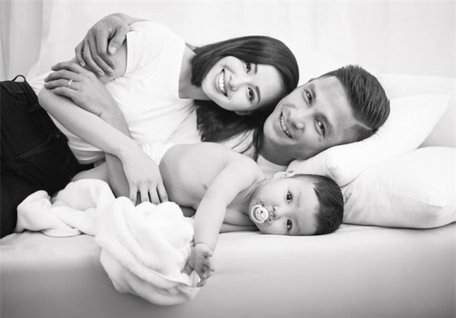 Tâm Tít lần đầu khoe cậu quý tử thứ hai vô cùng bụ bẫm, đáng yêu - Ảnh 2.