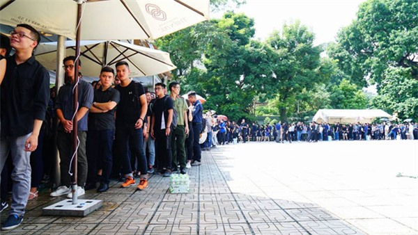 hoc sinh luong the vinh xep hang dai don linh cuu thay van nhu cuong ve truong - 11