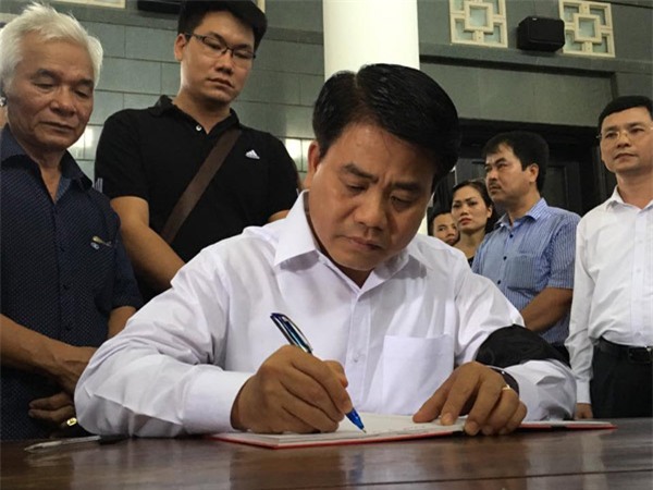 hoc sinh luong the vinh xep hang dai don linh cuu thay van nhu cuong ve truong - 19