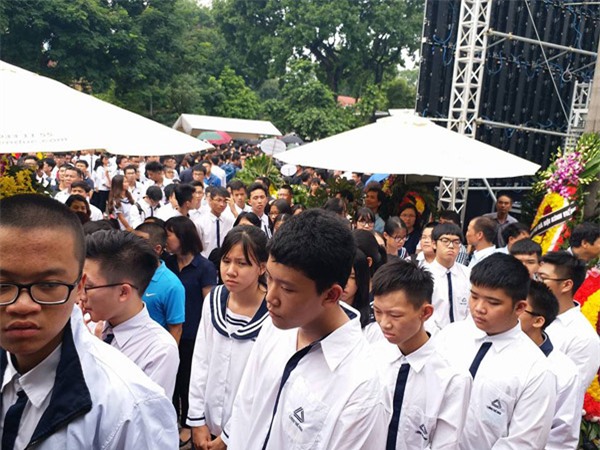 hoc sinh luong the vinh xep hang dai don linh cuu thay van nhu cuong ve truong - 20