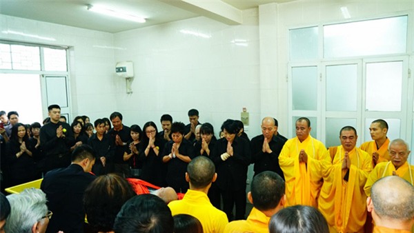 hoc sinh luong the vinh xep hang dai don linh cuu thay van nhu cuong ve truong - 49