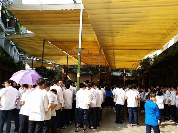 tieng trong truong hoa tieng khoc cua hoc sinh luong the vinh don linh cuu thay cuong - 3