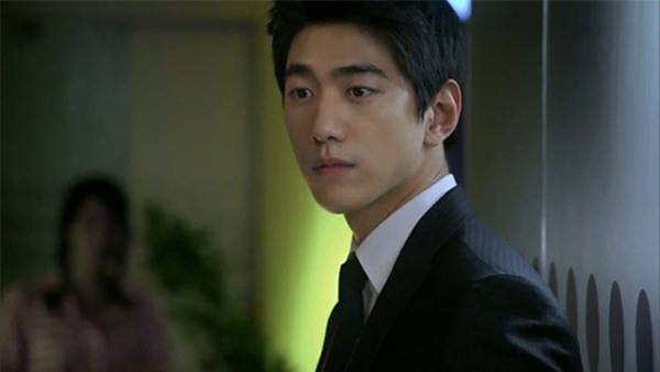 bo tien cho ban gai tham my lam dep, 2 thang sau chang trai nhan duoc thiep hong tan tay - 1