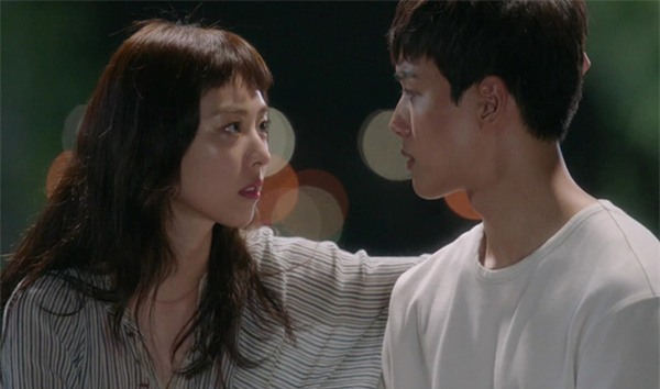 bo tien cho ban gai tham my lam dep, 2 thang sau chang trai nhan duoc thiep hong tan tay - 2