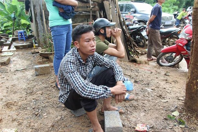 Sạt lở ở Hòa Bình: Khóc ngất kể phút đất vùi 4 người thân-5
