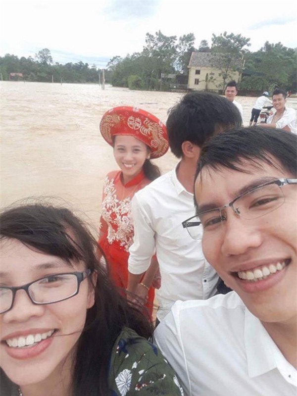 dam cuoi mua mua bao: chu re gian nan tim "1001 cach" de ruoc nang ve dinh - 6