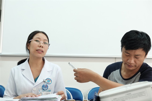 Vợ bụng mang dạ chửa 5 tháng xé lòng chờ ngày chồng trở về đặt tên cho con - Ảnh 2.