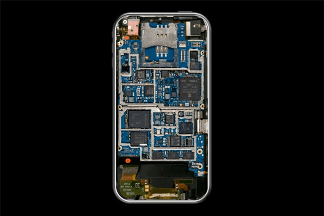Nội thất bên trong iPhone đã thay đổi như thế nào suốt 10 năm qua? - Ảnh 2.