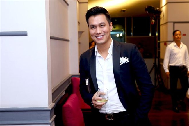 thieu gia phan hai ''nguoi phan xu” khoe sieu xe chuc ty moi tau hinh anh 4