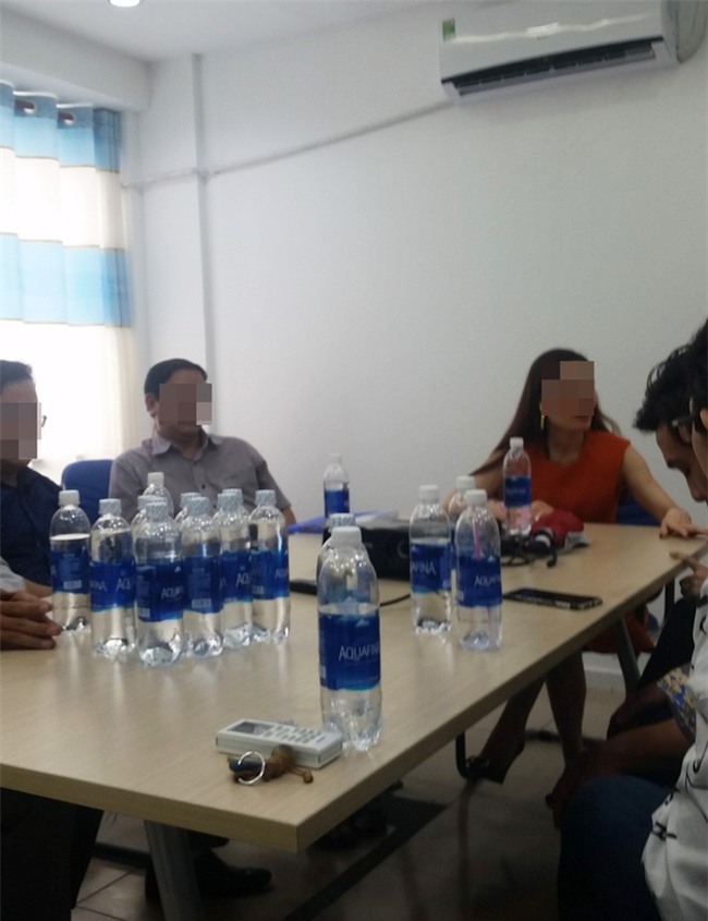 Nam sinh viên bức xúc vì đi cắt bao quy đầu nhưng bị bác sĩ nước ngoài ép phẫu thuật giá trên trời  - Ảnh 11.