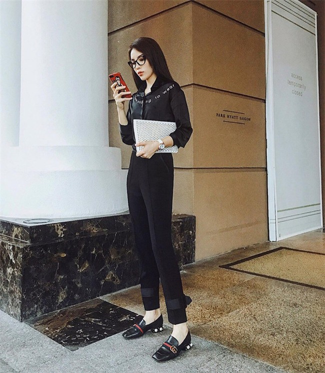 Chỉ là sơmi, áo phông thôi mà Kỳ Duyên cũng diện chất như này - Ảnh 14.