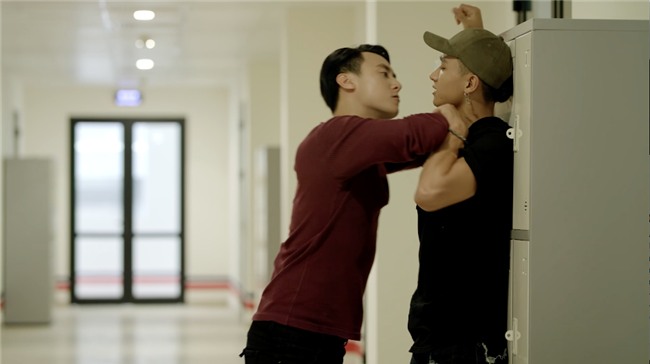 Glee tập 8: Angela Phương Trinh và Rocker Nguyễn bị tạt nước vào mặt-7