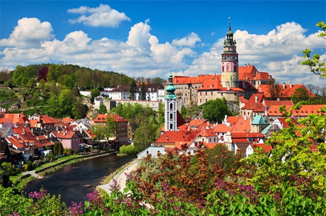 12 ngôi làng đẹp như truyện cổ tích giữa đời thực, Việt Nam cũng góp mặt 1 địa danh - Ảnh 1.