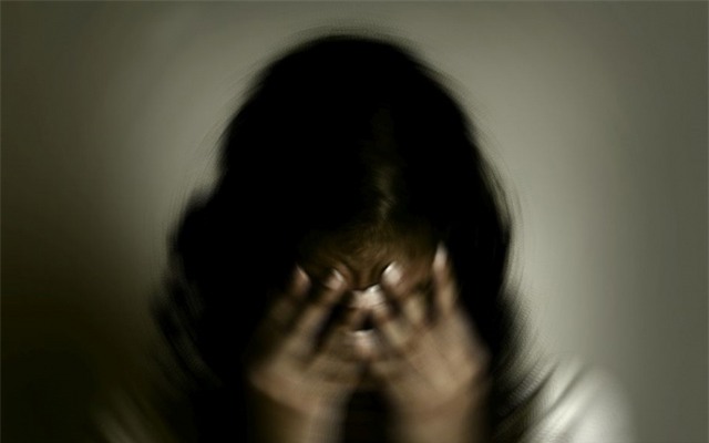 dua gai mai dam vao khach san, nguoi chu ngo ngang phat hien la chau ruot 14 tuoi - 1