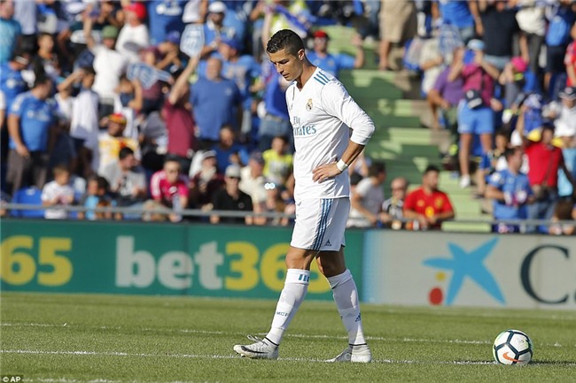 Ronaldo giải cơn khát bàn thắng, mang về 3 điểm cho Real - Ảnh 3.
