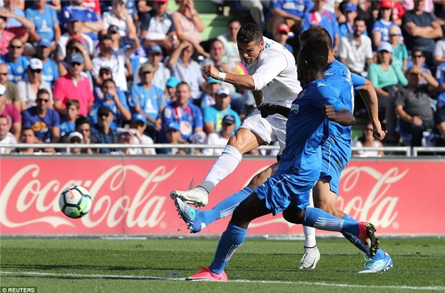 Ronaldo giải cơn khát bàn thắng, mang về 3 điểm cho Real - Ảnh 7.