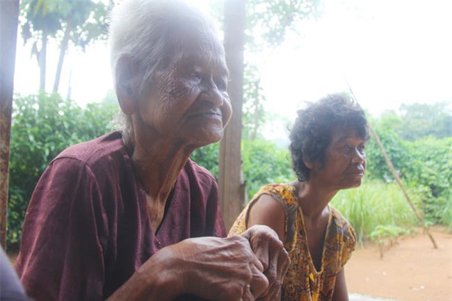 Rơi nước mắt mẹ già 85 tuổi xin từng bữa cơm nuôi 4 người con tâm thần muốn ăn bữa ngon rồi chết cùng con - Ảnh 12.