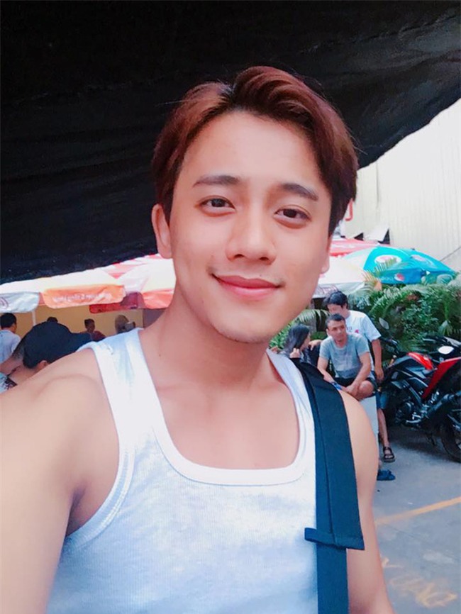 Chàng trai này là ai mà lại khiến cả Hương Tràm và Mỹ Tâm "say như điếu đổ"? - Ảnh 6.