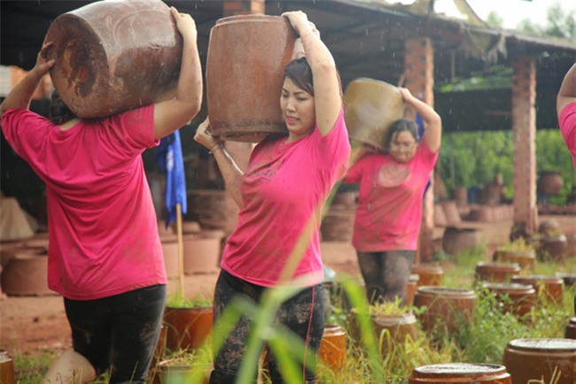 Bước nhảy ngàn cân: Chàng trai 130 kg khiến ba giám khảo chào thua với màn giảm cân thần tốc-1