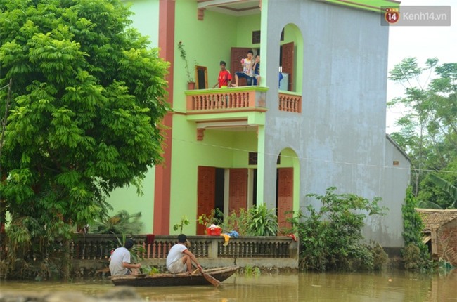 Trận lũ lịch sử hoành hành miền Bắc: Những câu chuyện đau lòng và tình người nơi lũ quét qua - Ảnh 6.